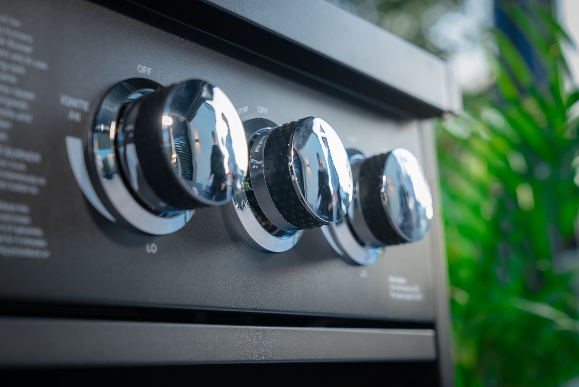 Massima potenza di cottura grazie al potente barbecue a gas a 5 bruciatori.