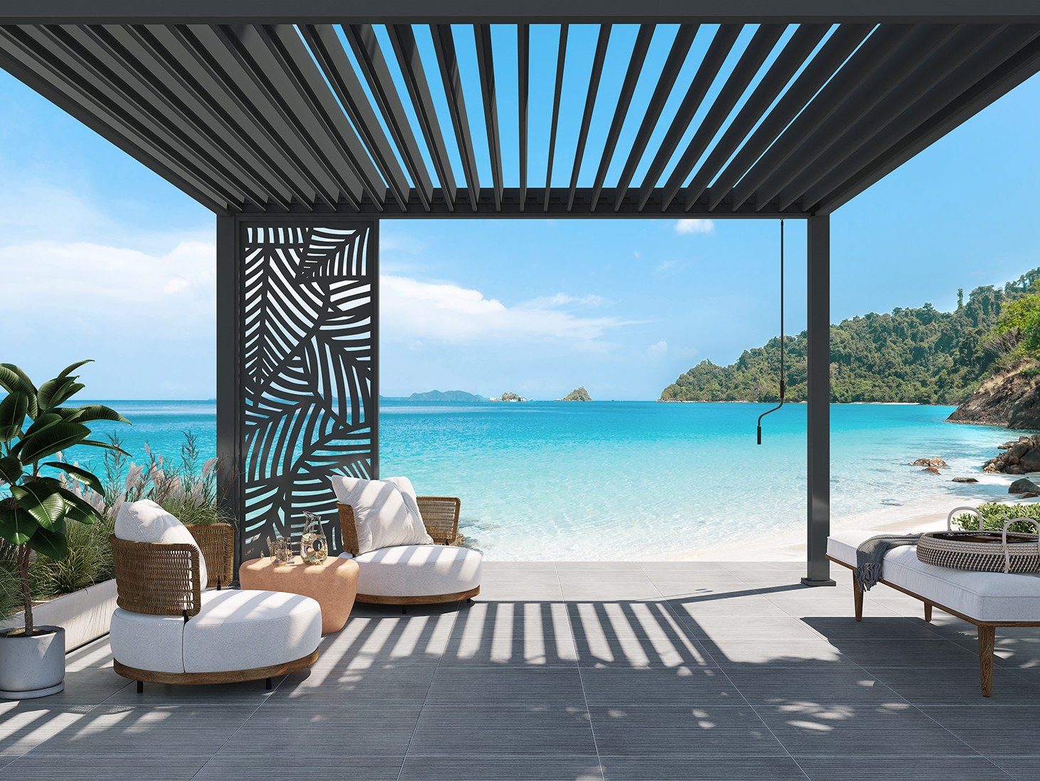 Pergola z dizajnersko stranico z listnim vzorcem ob morju